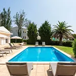 Villa Lola