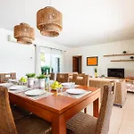 Villa Lola