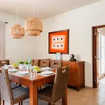 Villa Lola *