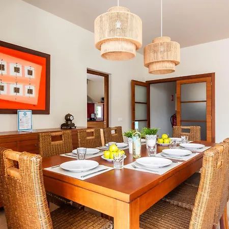 Lola Villa Santo Tomás