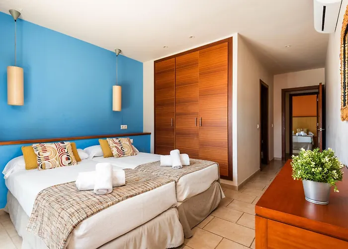 Lola Villa Santo Tomás