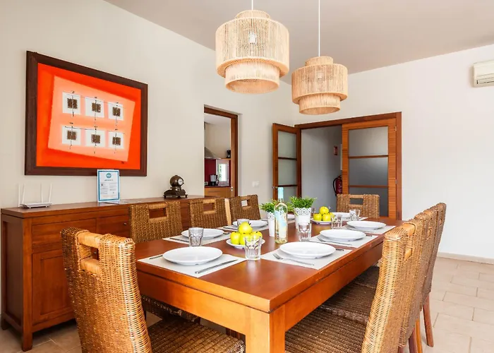 Lola Villa Santo Tomás