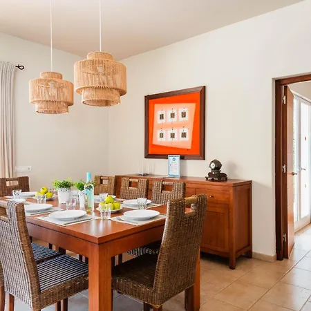 Villa Lola *